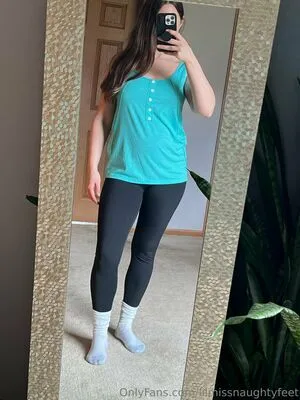 Lilmissnaughtyfeet OnlyFans Leaked Free Thumbnail Picture - #H1a5mS06F2