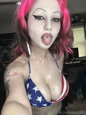 Lilsuccubus666 OnlyFans Leaked Free Thumbnail Picture - #4Ky4tZey2Z
