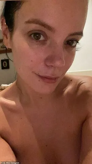 Lily Allen OnlyFans Leaked Free Thumbnail Picture - #5bxmbQ1Joh