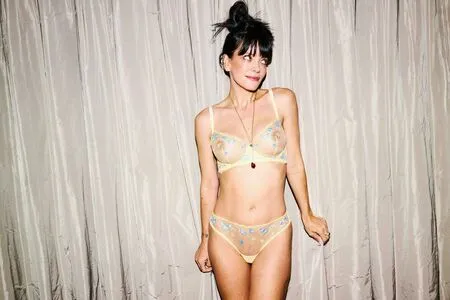 Lily Allen OnlyFans Leaked Free Thumbnail Picture - #fROwuemRbg