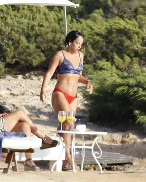 Lily Allen OnlyFans Leaked Free Thumbnail Picture - #pRyPw9mn91