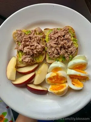 Lily Blossom OnlyFans Leaked Free Thumbnail Picture - #7ShkapcTHN