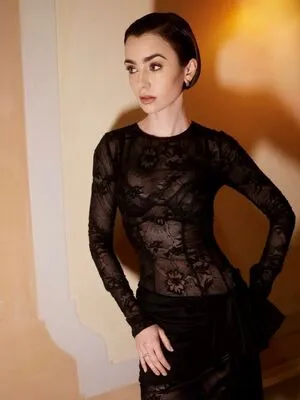 Lily Collins OnlyFans Leaked Free Thumbnail Picture - #0FfQTR5rIV