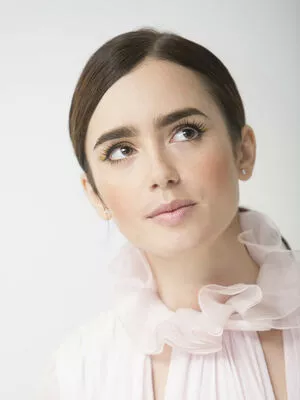 Lily Collins OnlyFans Leaked Free Thumbnail Picture - #0TCFrCFTVd