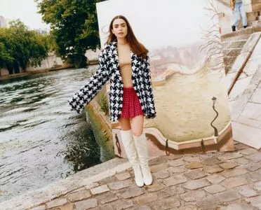 Lily Collins OnlyFans Leaked Free Thumbnail Picture - #0U5eRKXvCY