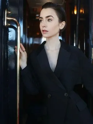 Lily Collins OnlyFans Leaked Free Thumbnail Picture - #0WgRzZBVXh