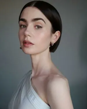 Lily Collins OnlyFans Leaked Free Thumbnail Picture - #0vGycSg5pn