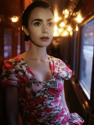 Lily Collins OnlyFans Leaked Free Thumbnail Picture - #3ed0uhjRAB