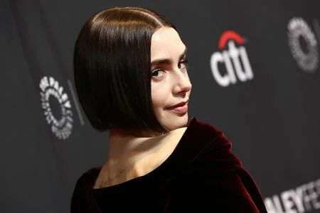 Lily Collins OnlyFans Leaked Free Thumbnail Picture - #5FdYF7BatA