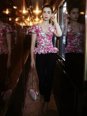 Lily Collins OnlyFans Leaked Free Thumbnail Picture - #5QUSsFspGg