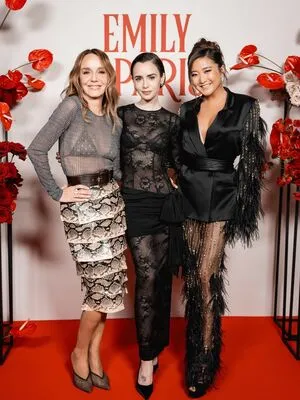 Lily Collins OnlyFans Leaked Free Thumbnail Picture - #5aBnek0PEf