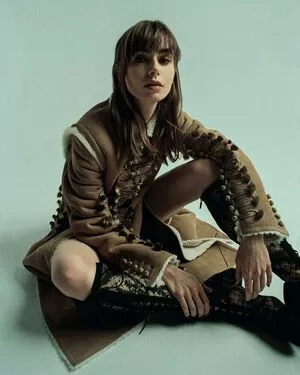 Lily Collins OnlyFans Leaked Free Thumbnail Picture - #5t0p95z07E