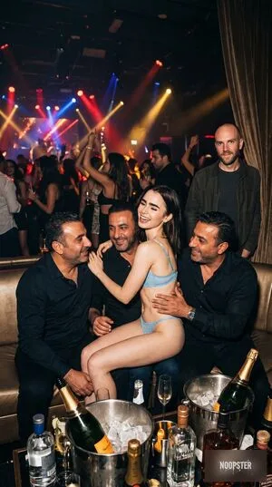 Lily Collins OnlyFans Leaked Free Thumbnail Picture - #6Aeg8h37PE