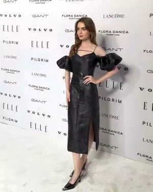 Lily Collins OnlyFans Leaked Free Thumbnail Picture - #7cNeq0eIzO