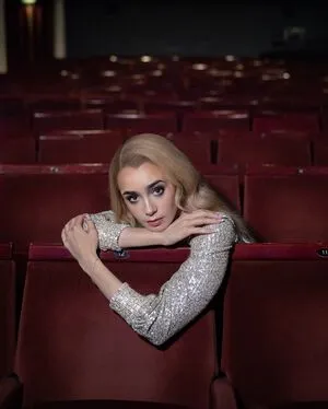 Lily Collins OnlyFans Leaked Free Thumbnail Picture - #8tzVmGPGC7
