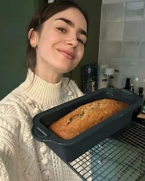 Lily Collins OnlyFans Leaked Free Thumbnail Picture - #BUK3yfEa9S
