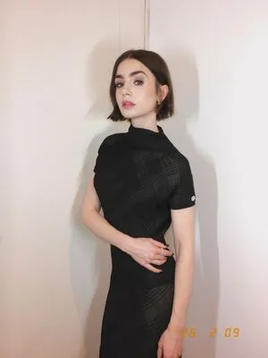 Lily Collins OnlyFans Leaked Free Thumbnail Picture - #BecQAseI8o