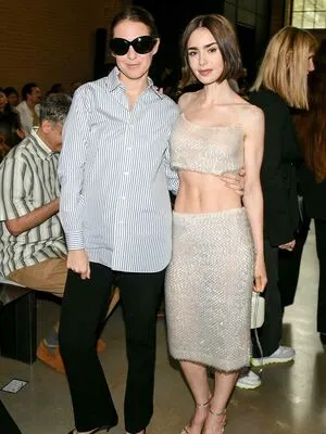 Lily Collins OnlyFans Leaked Free Thumbnail Picture - #EI3N441lqG