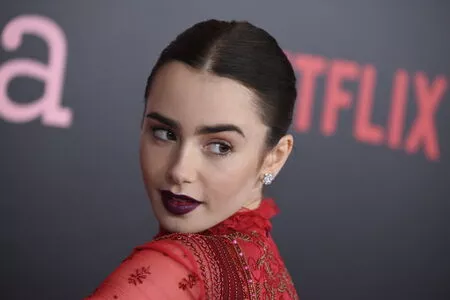 Lily Collins OnlyFans Leaked Free Thumbnail Picture - #FUcAhJ1fmW