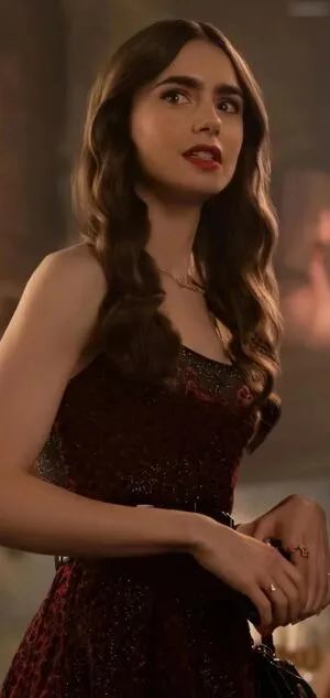 Lily Collins OnlyFans Leaked Free Thumbnail Picture - #Fcvlspz5L4