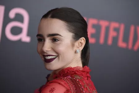 Lily Collins OnlyFans Leaked Free Thumbnail Picture - #GBV7o0lCxz