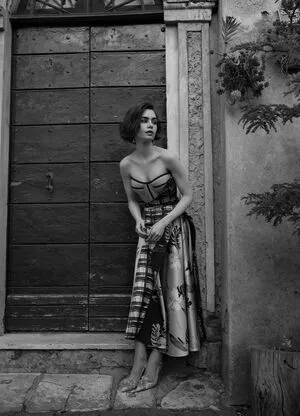 Lily Collins OnlyFans Leaked Free Thumbnail Picture - #HvCQC3eHW1