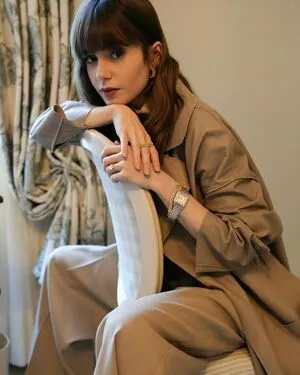 Lily Collins OnlyFans Leaked Free Thumbnail Picture - #IEQubtrtNx