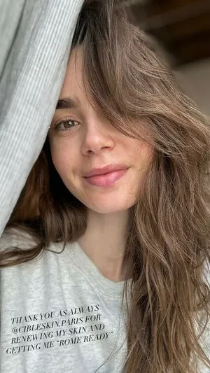 Lily Collins OnlyFans Leaked Free Thumbnail Picture - #IqpZIaPngD