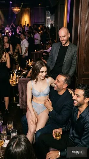 Lily Collins OnlyFans Leaked Free Thumbnail Picture - #KdqvCMNHY5