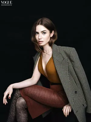 Lily Collins OnlyFans Leaked Free Thumbnail Picture - #KsMI27AAWY