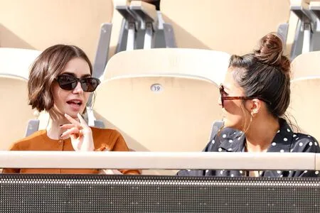 Lily Collins OnlyFans Leaked Free Thumbnail Picture - #LyXfgFOUay