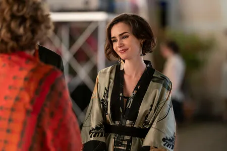 Lily Collins OnlyFans Leaked Free Thumbnail Picture - #MwdHrchls3