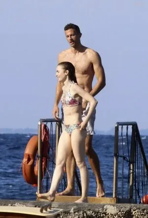 Lily Collins OnlyFans Leaked Free Thumbnail Picture - #NMNmm7aEss