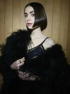 Lily Collins OnlyFans Leaked Free Thumbnail Picture - #NnuWClePjl