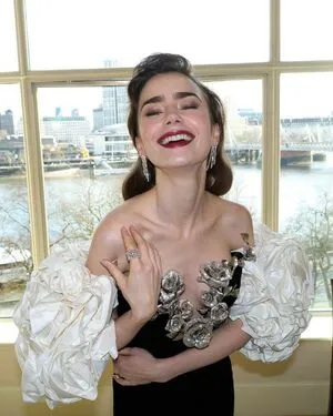Lily Collins OnlyFans Leaked Free Thumbnail Picture - #OJ4Jr5mLxK