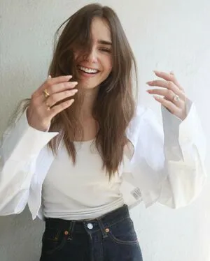 Lily Collins OnlyFans Leaked Free Thumbnail Picture - #P0yhyEWkux