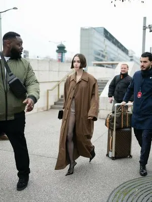 Lily Collins OnlyFans Leaked Free Thumbnail Picture - #P6gcl4kFnz