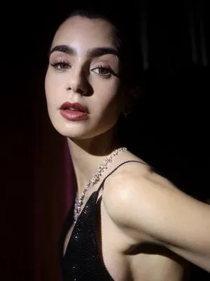 Lily Collins OnlyFans Leaked Free Thumbnail Picture - #QrCnQZ2wlL