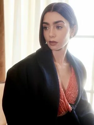 Lily Collins OnlyFans Leaked Free Thumbnail Picture - #RsIpSCQbTi