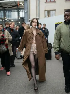 Lily Collins OnlyFans Leaked Free Thumbnail Picture - #UddVEK1ZJb