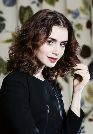 Lily Collins OnlyFans Leaked Free Thumbnail Picture - #V1B8Q7vsHt