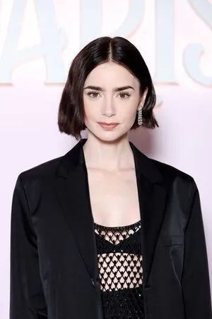 Lily Collins OnlyFans Leaked Free Thumbnail Picture - #Vt9U3OYPKx