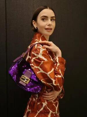 Lily Collins OnlyFans Leaked Free Thumbnail Picture - #WhVueTyW4S