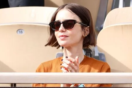 Lily Collins OnlyFans Leaked Free Thumbnail Picture - #WjO54fgrqC
