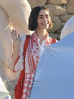 Lily Collins OnlyFans Leaked Free Thumbnail Picture - #YOcACVy7Vf