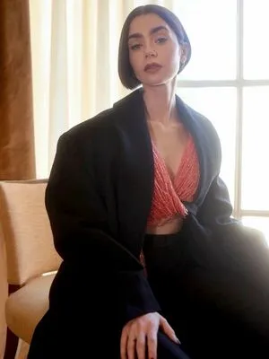 Lily Collins OnlyFans Leaked Free Thumbnail Picture - #a2wmm9GSsy