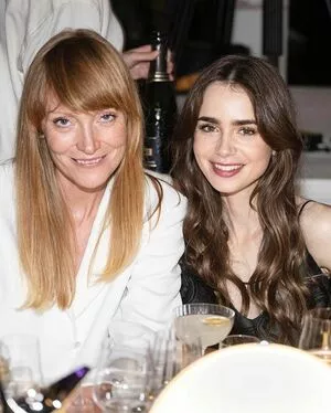 Lily Collins OnlyFans Leaked Free Thumbnail Picture - #aHLS5LXsfv