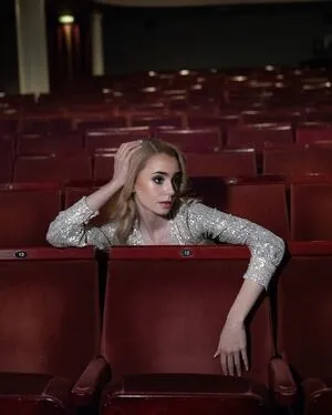 Lily Collins OnlyFans Leaked Free Thumbnail Picture - #aa1XEXlaiJ