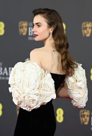 Lily Collins OnlyFans Leaked Free Thumbnail Picture - #bKdOmJEQGr