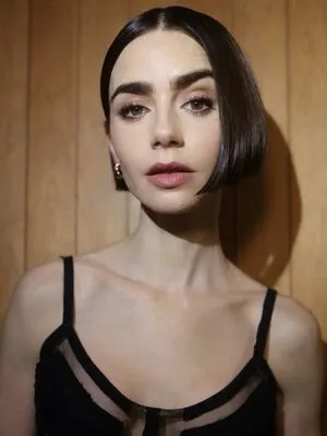 Lily Collins OnlyFans Leaked Free Thumbnail Picture - #bZFob7qYlk